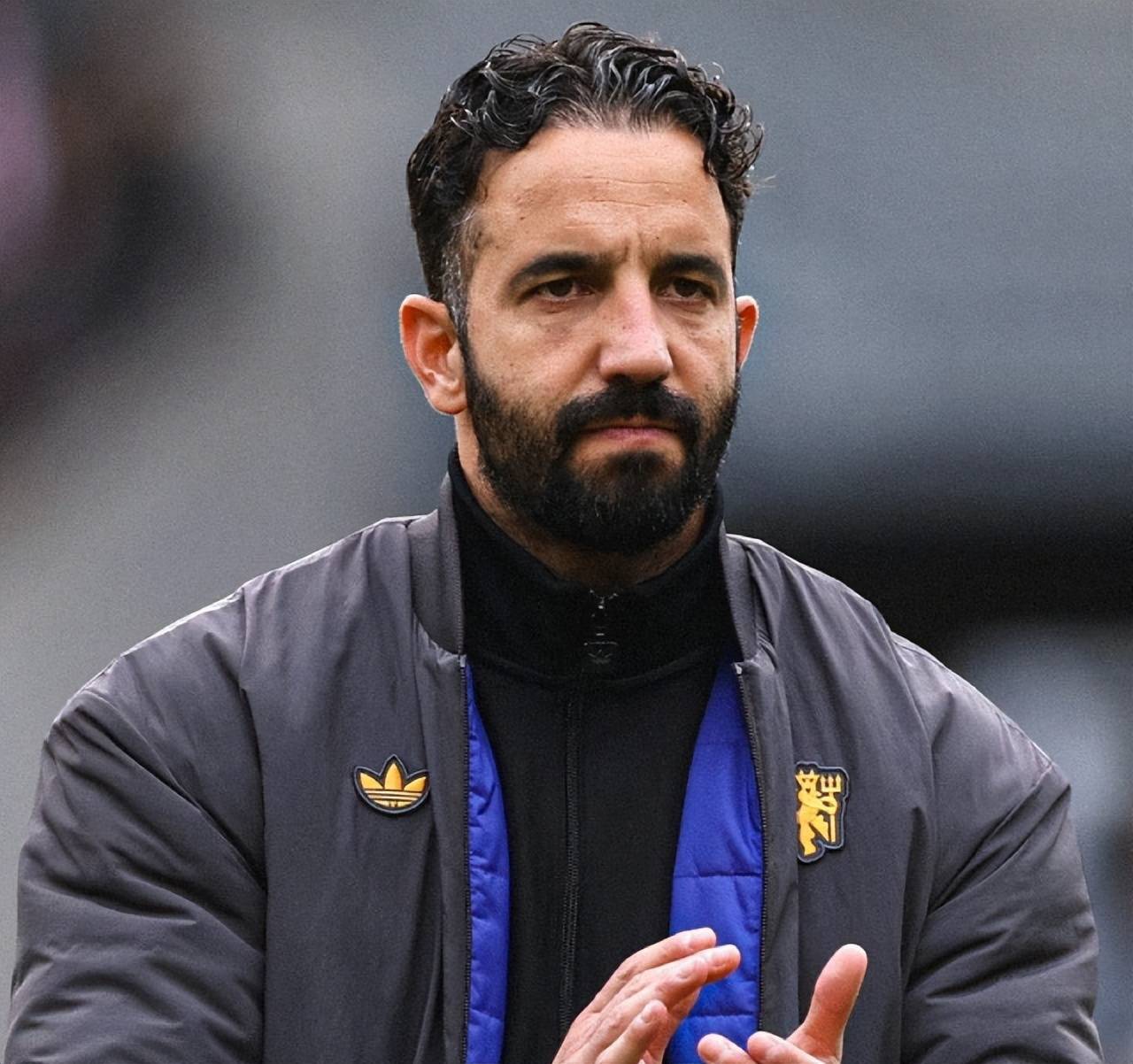 9体育-欧篮联赛前再迎强敌，曼联手感冰凉，主帅态度：更衣室稳定，阵容厚度经受考验的简单介绍